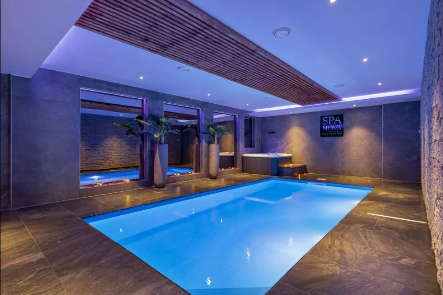 Private indoor pool at Spa Nova Hoofddorp